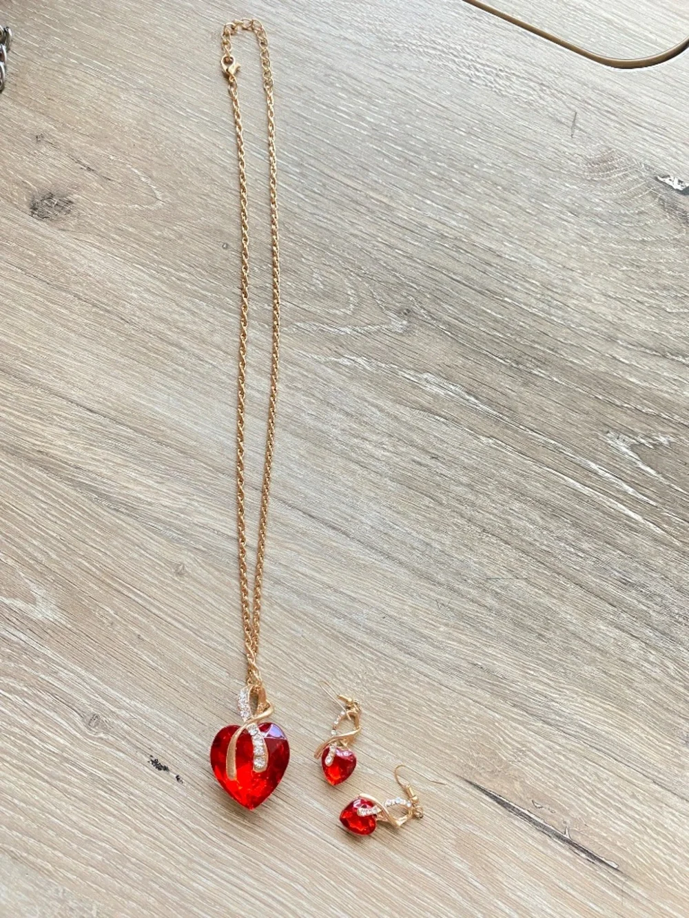 Red Crystal Heart Jewelry Set Gold Rope Chain Pendant Necklace Matching Dangle E